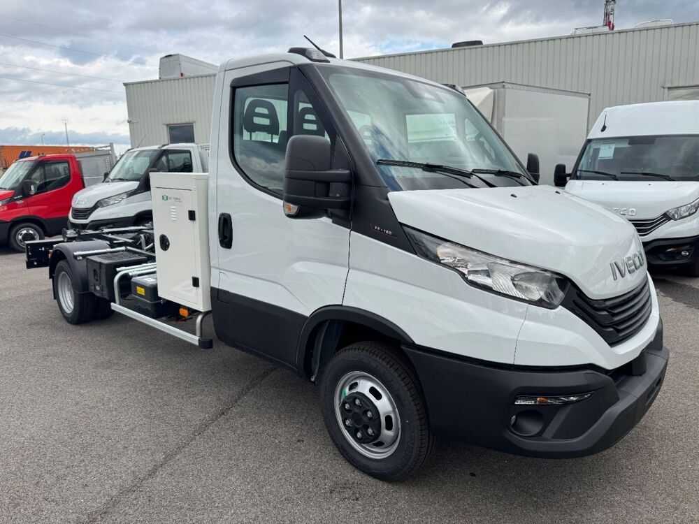 Daily 35C16 160CV 3L COFFRE BOB AMPLINER 2026 occasion 38150 Chanas