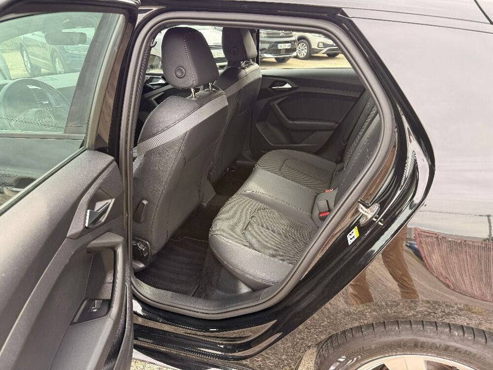 A1 Sportback 30 TFSI 110 ch S tronic 7 S Line 2023 occasion 07430 Dav&eacute;zieux