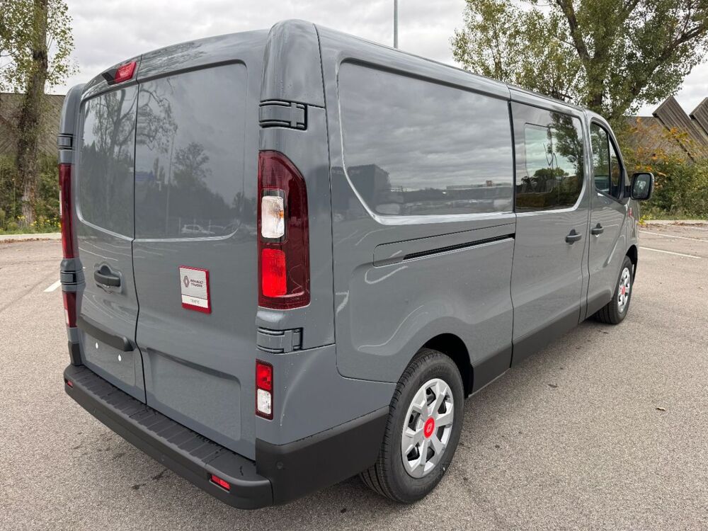 Trafic CA L2H1 3T BLUE DCI 150 AUTO RED EDITION 6PL 2026 occasion 38150 Chanas