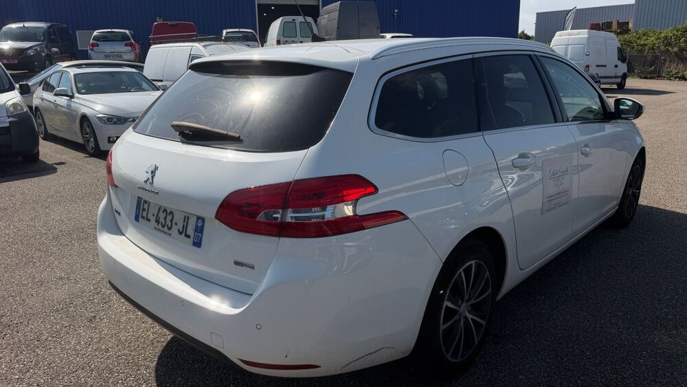 308 SW Allure 1.2 puretech 130cv 2017 occasion 07430 Saint-Cyr