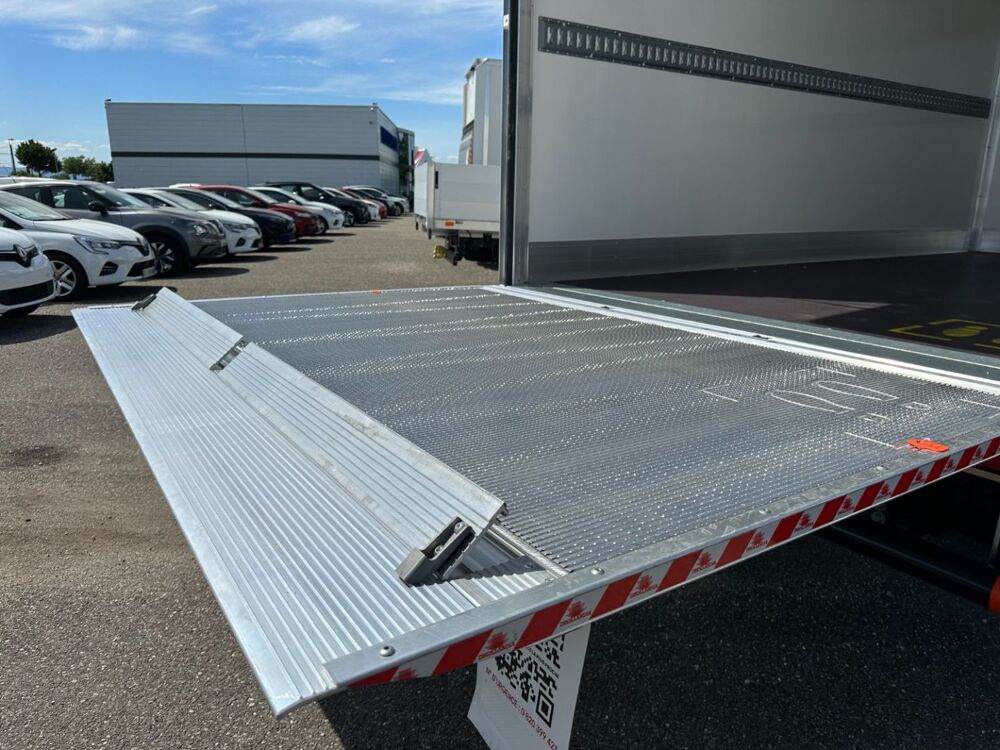 Master 170CV HAYON 20M3 2026 occasion 69780 Mions