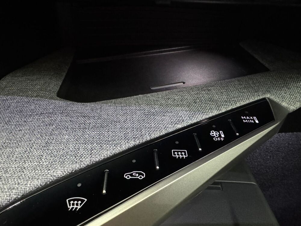 5008 1.2 Hybrid 145 GT e-DCS6 TOIT OUVRANT + 360&Acirc;&deg; 2026 occasion 69780 Mions