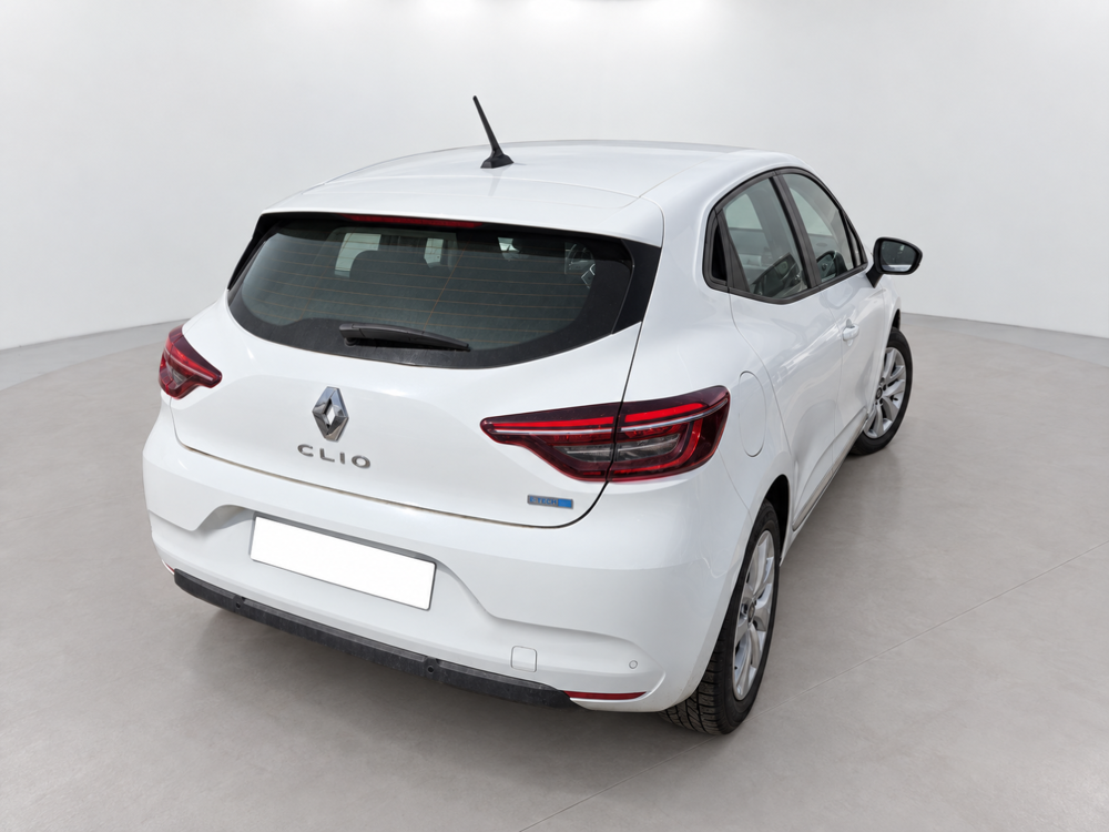 Clio V 1.6 E-Tech 140 Business 2022 occasion 38150 Chanas