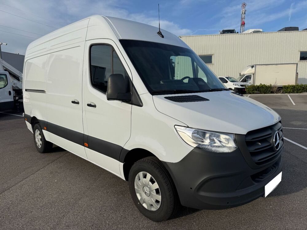 Sprinter 317 CDI 37 3.5T PRO 9G-TRONIC 2026 occasion 38150 Chanas
