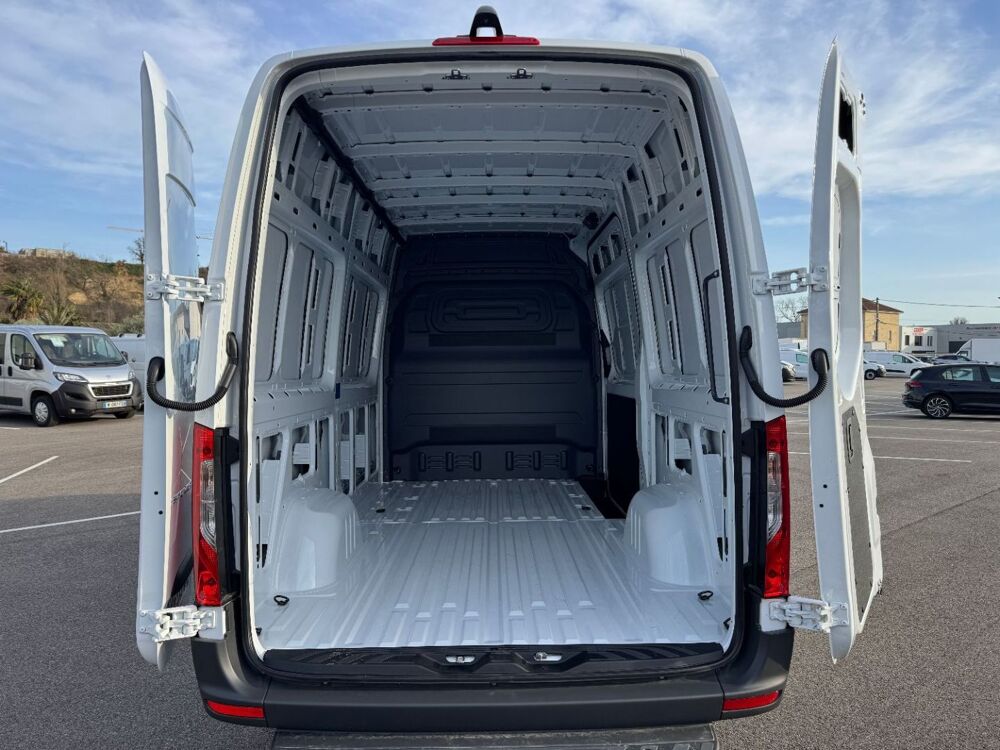 Sprinter 317 CDI 37 3.5T PRO 9G-TRONIC 2026 occasion 38150 Chanas