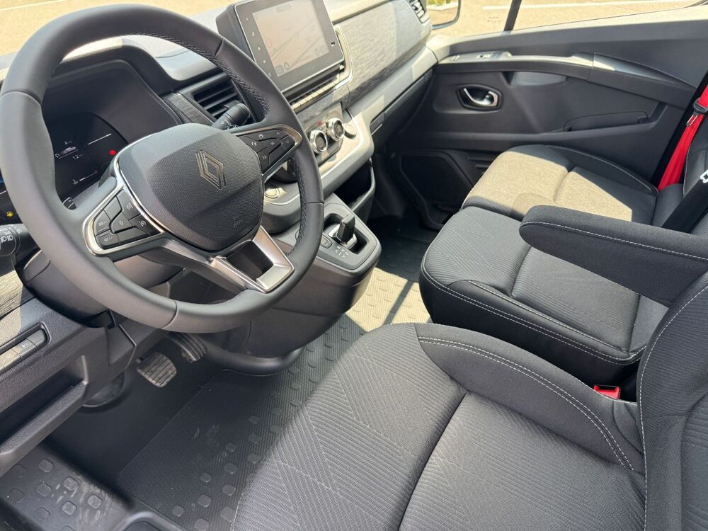 Trafic L1H1 3T BLUE DCI 170 BVA9 EXCLUSIVE 2026 occasion 38150 Chanas