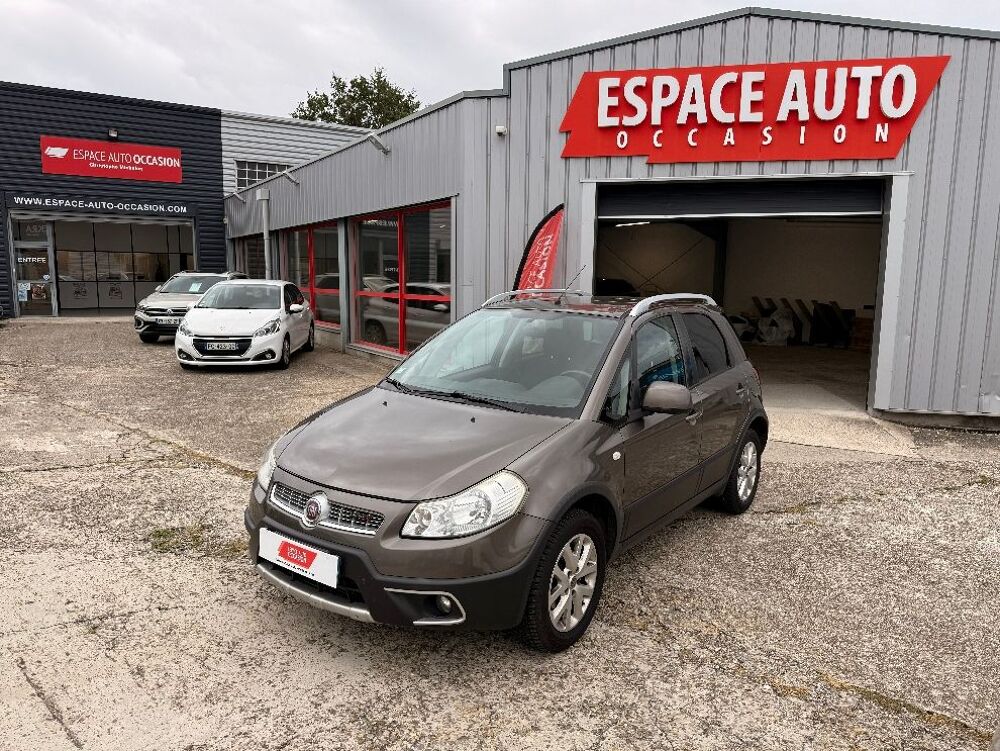 Sedici MY 2012 2.0 Multijet 135 ch 4x4 Emotion 2011 occasion 07430 Dav&eacute;zieux