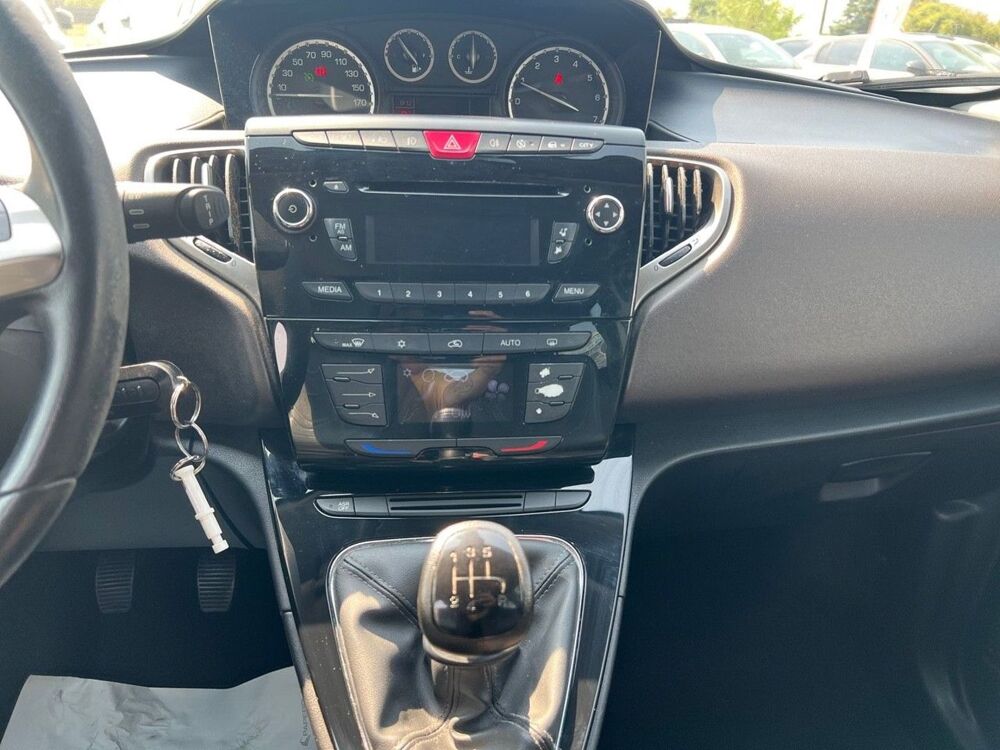Ypsilon 1.2 69 cv 2013 occasion 81380 Lescure-d'Albigeois