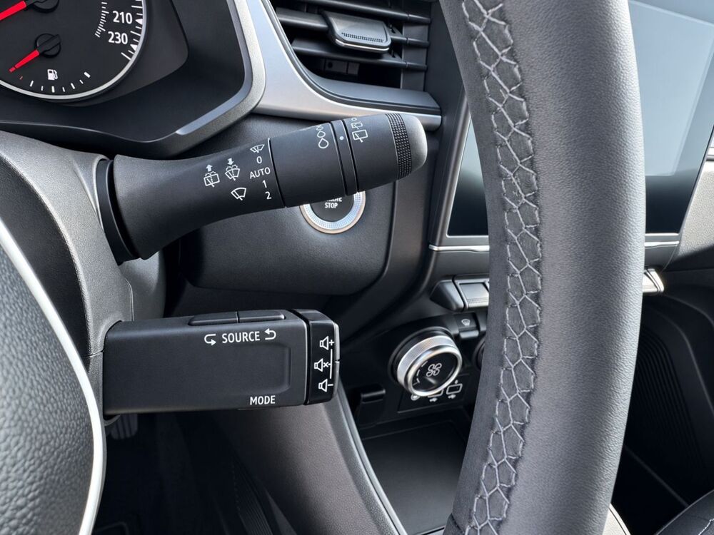 Captur 1.3 TCe 140 EDC Business 2PL 2 places 2022 occasion 38150 Chanas