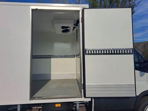 Daily 35C18 180CV 3L CAISSE HAYON 14.8M3 2026 occasion 69780 Mions