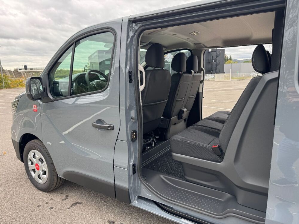 Trafic CA L2H1 3T BLUE DCI 150 AUTO RED EDITION 6PL 2026 occasion 38150 Chanas