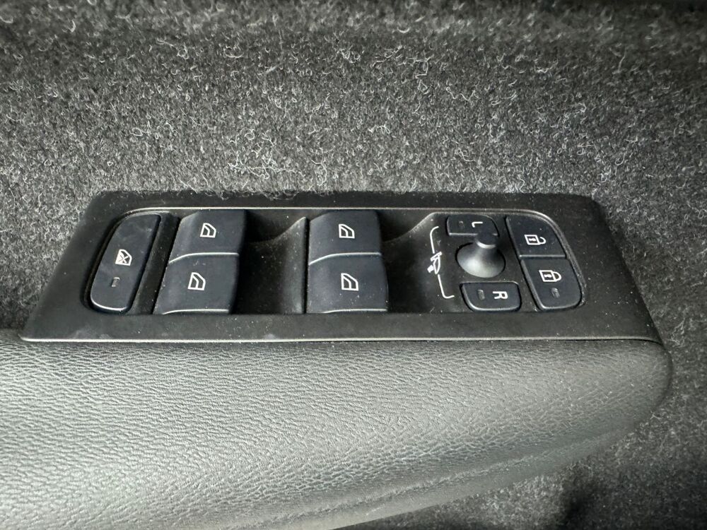 XC40 T5 Recharge 180+82 R-Design DCT7 2020 occasion 69780 Mions