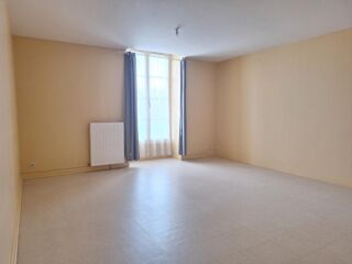  Appartement à louer 3 pièces 83 m²