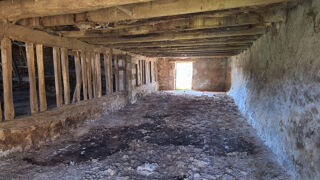  Remise / Grange � vendre 138 m� Saint saud lacoussiere