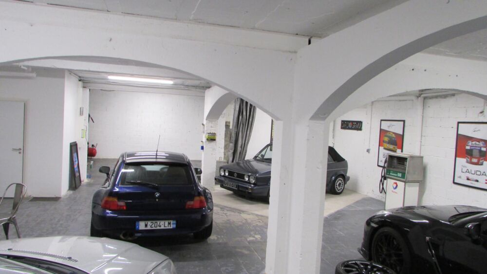 Location Parking/Garage Exclu St NABORD local artisanal scuris de 174 m de plain-pied avec eau et lectricit et sanitaire. Saint-nabord