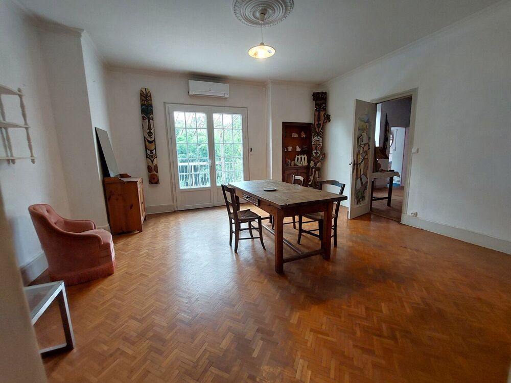 SAINT MARTORY Jolie maison composée de deux appartements avec jardin
