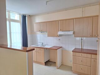  Appartement à louer 3 pièces 83 m²