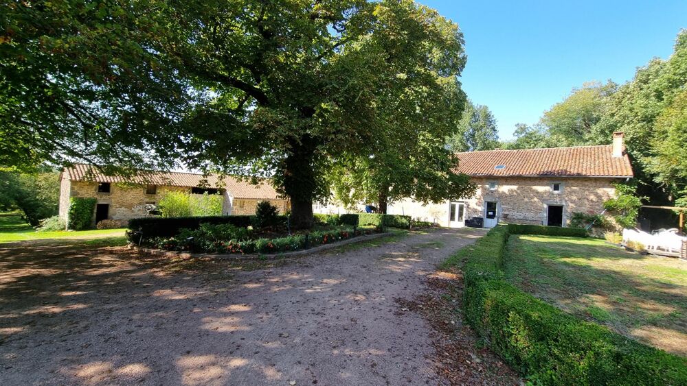 Propriété isolée, ensemble de trois gîtes et un appartement
