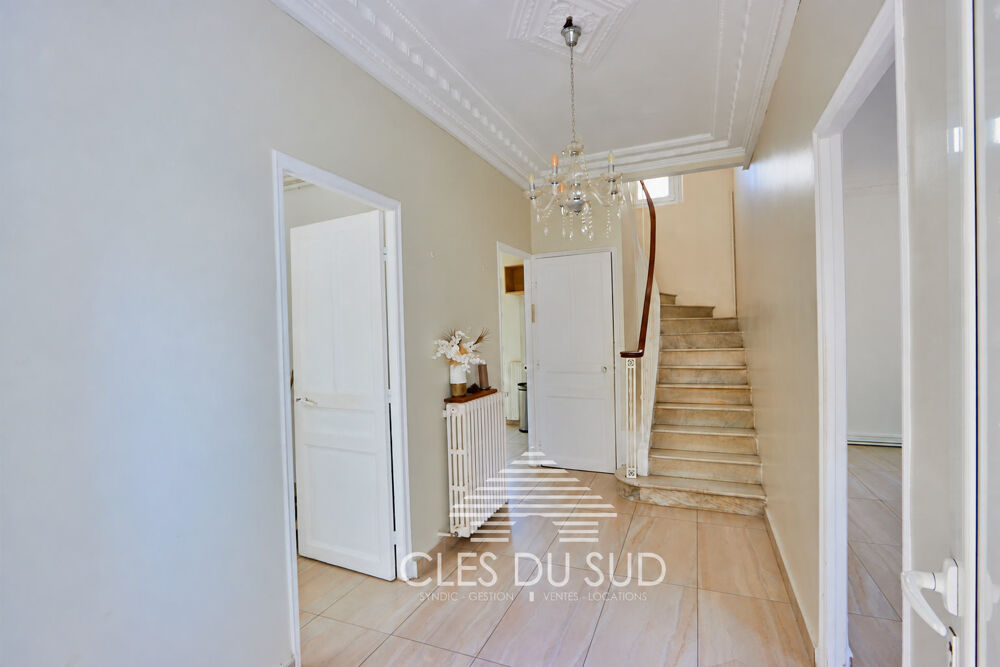 Vente Maison Maison de ville bourgeoise à vendre Toulon Claret-Valbourdin 5 chambres Piscine Toulon