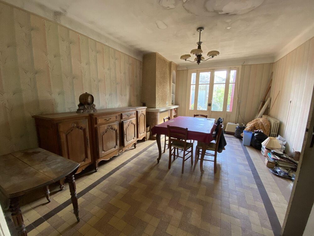 MAISON A RENOVER DE 132 M² AU COEUR DU VILLAGE DE SAUZET