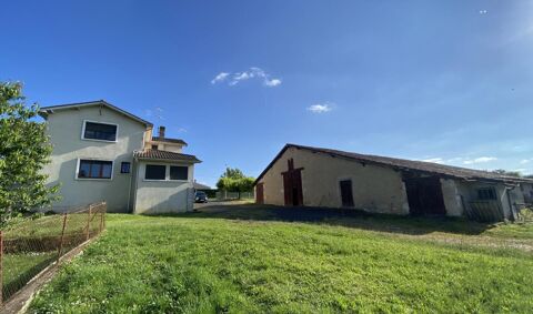   Maison spacieuse avec d�pendances et terrain clos. Chambre au RDC. Commerces � pied. Maison - 9 pi�ce(s) - 187 m�