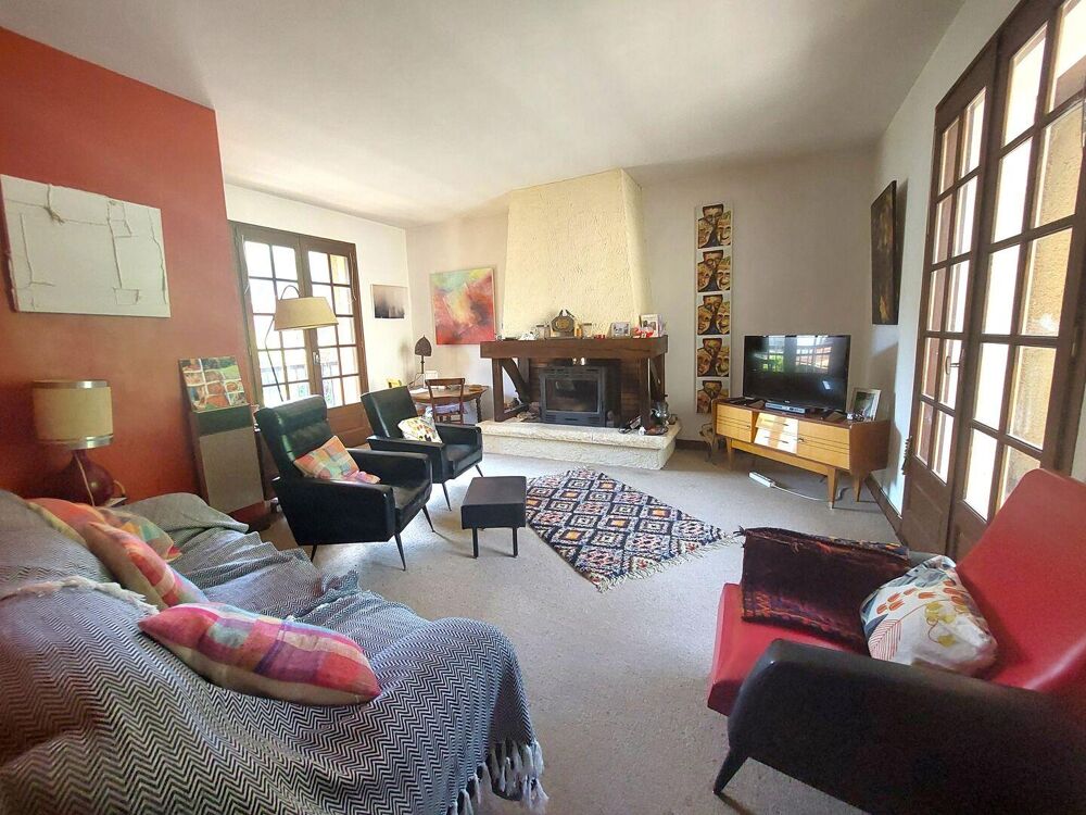 FAIRE OFFRE Maison de village 147m2 avec jardin et dépendances.