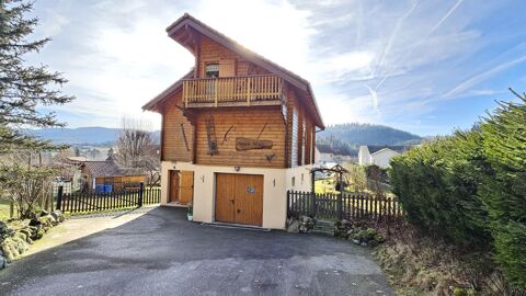   Proche Grardmer. Chalet FINN IMPORT difi en  2003 avec belle vue dominante sur 1377 m de terrain clos 