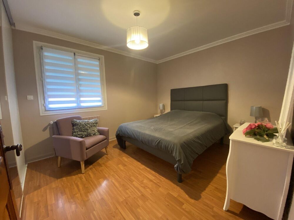 CAHORS : Belle propriété avec 2 maisons et 1 appartement