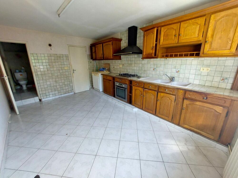 SAINT MARTORY Proche, Maison de village à finir de rénover avec cour et dépendances