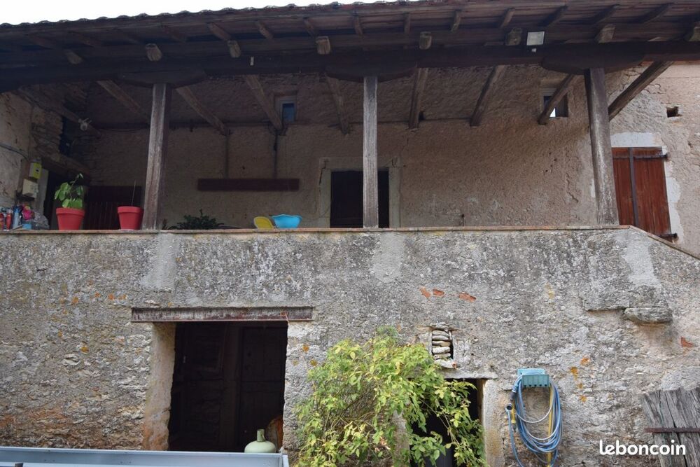 Vente Maison Vers/ Saint Géry Maison  Type Quercynoise avec 43 000 hectares de terrain. Saint-géry