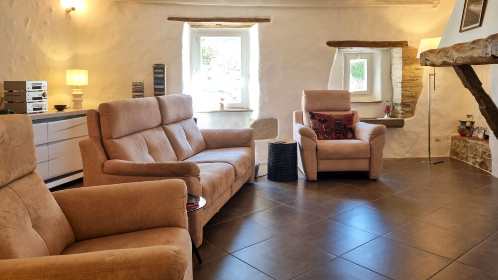 Vente Maison Charmant chai viticole amnag en maison de 4/5 chambres avecvues imprenables et jardin privatif en terrasse. Bellegarde-du-razes