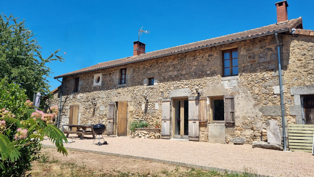 Maison 6 pièces 221 m² · à Savignac-de-Nontron · 221 m² · 299 250 €