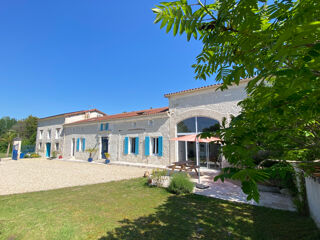  Maison  vendre 8 pices 380 m