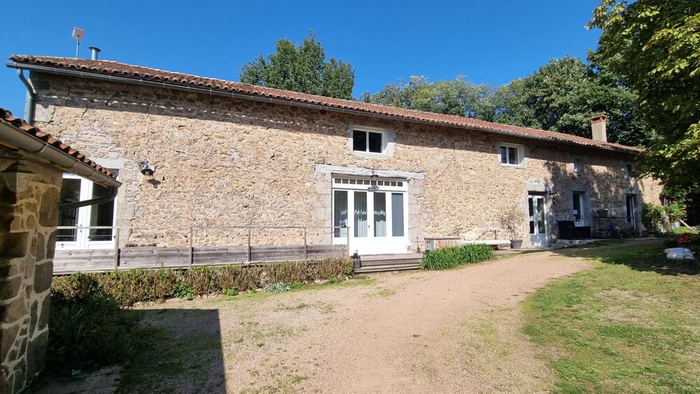 Propriété isolée, ensemble de trois gîtes et un appartement
