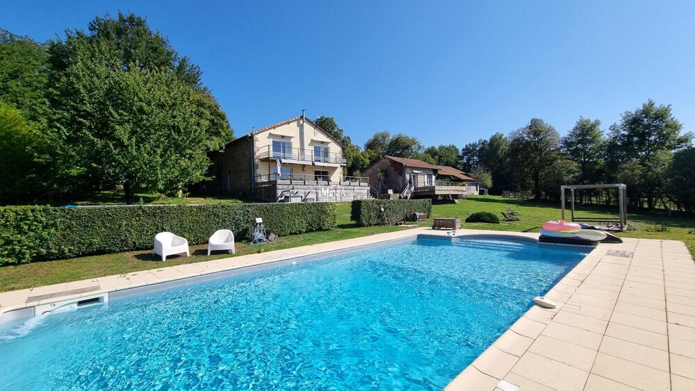 Propriété isolée, ensemble de trois gîtes et un appartement