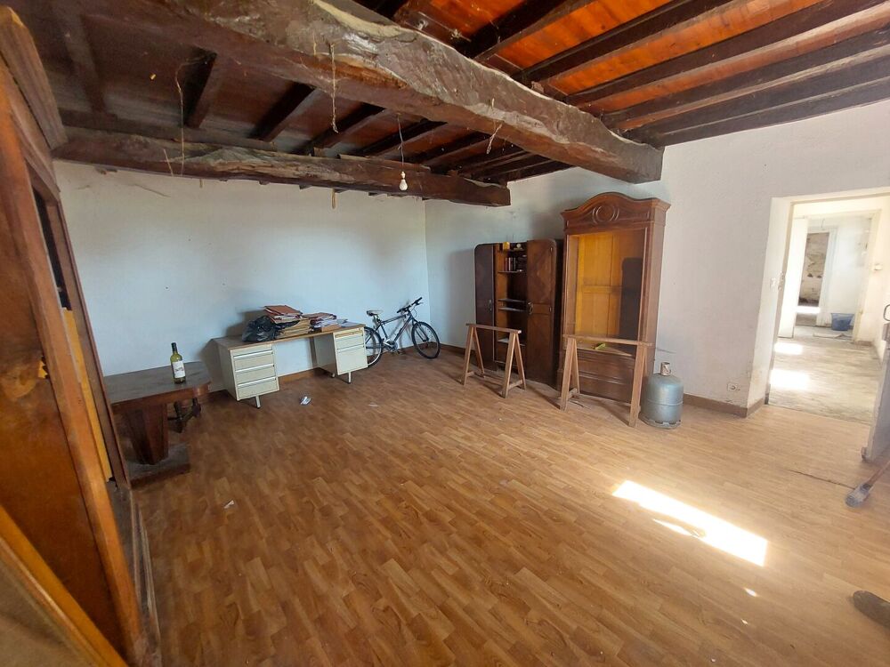 ANCIENNE FERME EN PIERRES AVEC UN VRAI POTENTIEL SUR UN TERRAIN DE PLUS DE 19.000 M² SECTEUR "PROCHE AURIGNAC"...