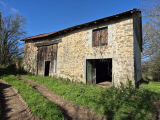  Remise / Grange � vendre 138 m� Saint saud lacoussiere