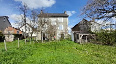   Maison de Ville 4 chambres et jardin. La Coquille. Pour renovation. Maison - 9 pi�ce(s) - 113 m�