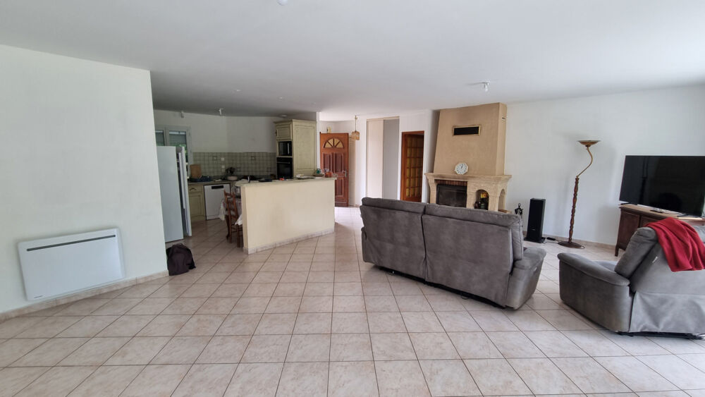 Vente Maison Plain-pied proche centre Nontron Saint martial de valette