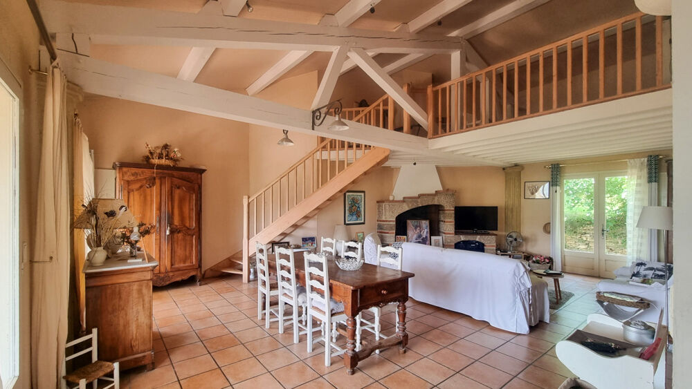 Vente Maison Charmante Maison Familiale avec Piscine, Jardin et Vue Panoramique sur les Pyrnes  Couiza Couiza