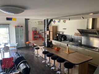  Maison  vendre 7 pices 240 m