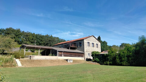   Maison Rustique Restaur�e, 4 Chambres, 2,5ha, Vue, D�pendances, Bord de Rivi�re   Lessac (86) Maison - 7 pi�ce(s) - 260 m�