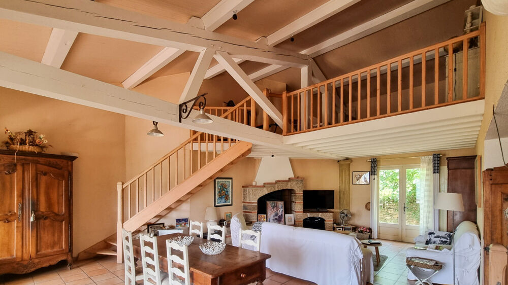 Vente Maison Charmante Maison Familiale avec Piscine, Jardin et Vue Panoramique sur les Pyrnes  Couiza Couiza