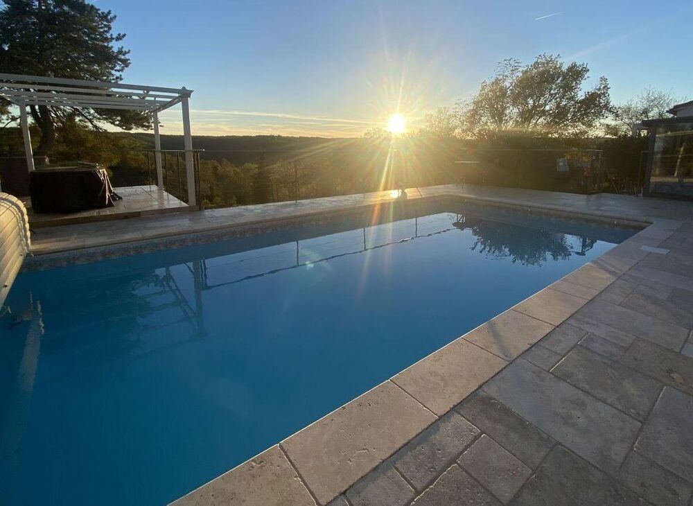 BELLE PROPRIÉTÉ AVEC VUE PANORAMIQUE SUR LES HAUTEURS DE CAHORS
