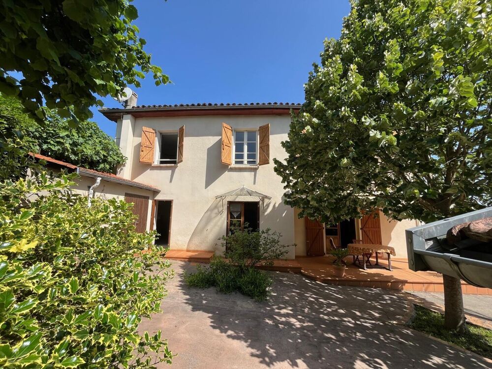 CHARME ASSURE POUR CETTE MAISON DE VILLAGE ENCAUSSE LES THERMES