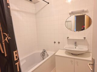  Appartement à louer 3 pièces 83 m²