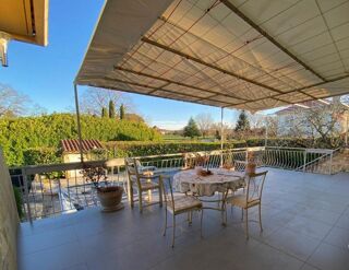  Maison  vendre 8 pices 201 m