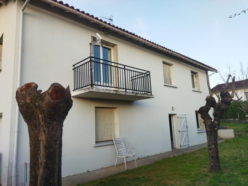 Cahors . Maison 5 chambres.