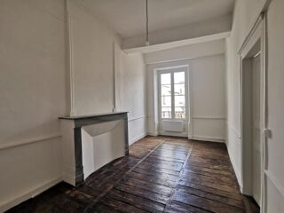  Appartement à louer 4 pièces 119 m²