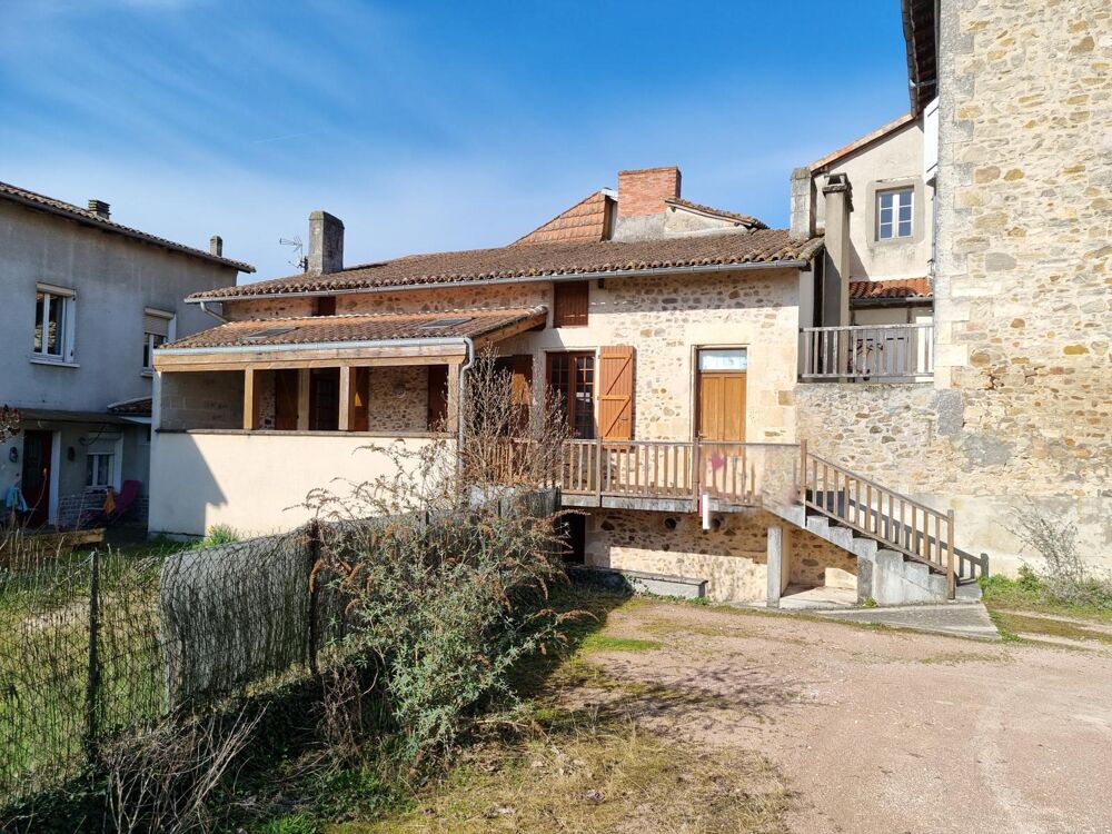 Maison 3 pièces 300 m² · à Nontron · 300 m² · 66 000 €